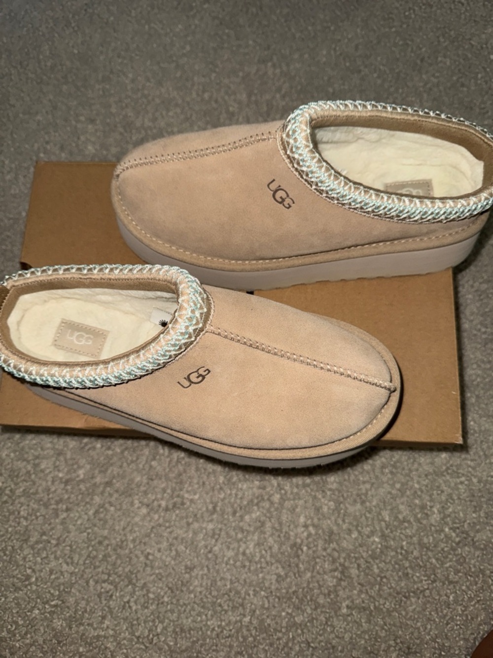 UGG | UGG TASMAN SUEDE MULE - LIGHT TAN W/ CREAM TRIM